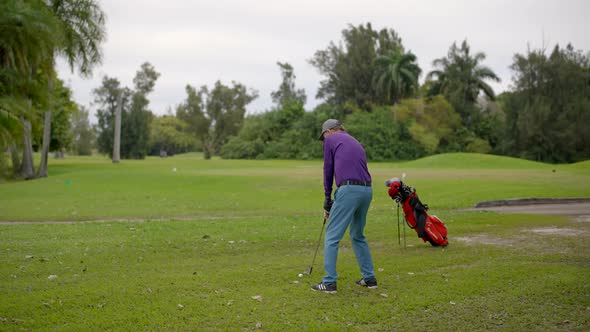 Video Of A Professional Golfer Chunking