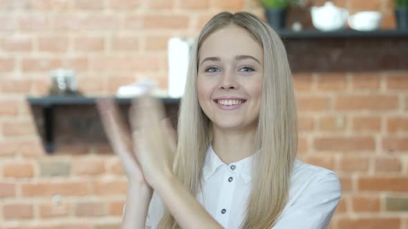 Woman Clapping , Applauding Indoor