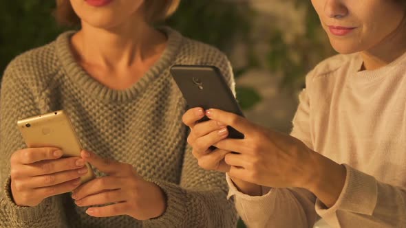 Female Friends Using Phones Instead of Communicating, Internet Addiction