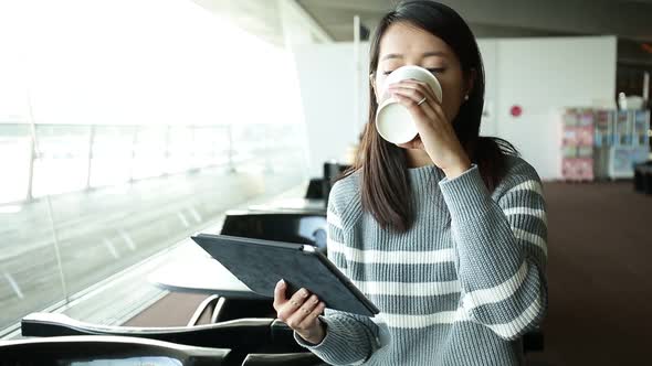 Woman using digital tablet computer 