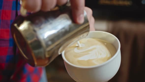 Free Pouring Latte Art