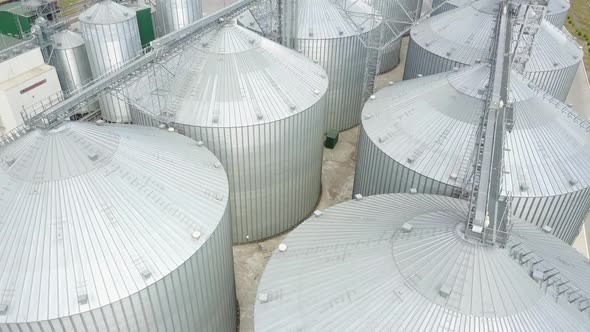 Modern large granary. Plant for the drying and storage of grain
