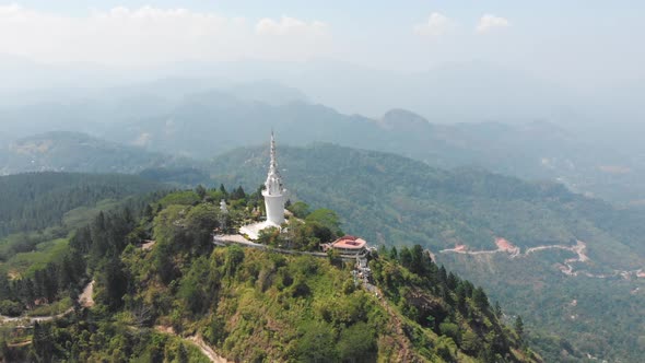 Ambuluwawa Tower in Gampola