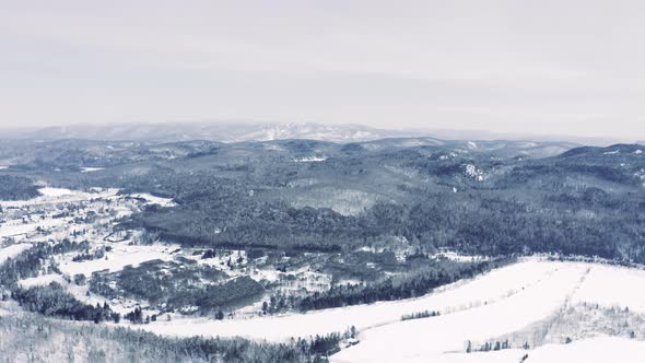 Winter Landscape - Drone Flying - 4K - Mountains - Mont Tremblant, Ski resort sequence 004/007
