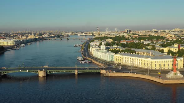 Palace bridge and Rostral columns