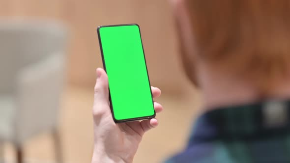 Using Smartphone with Green Chroma Screen 