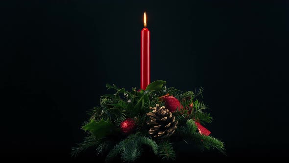 Christmas Wreath With Candle Rotating