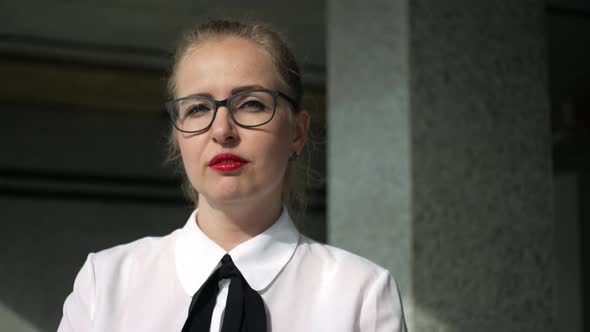 portrait of a business woman with glasses