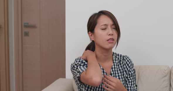 Woman suffer from shoulder pain