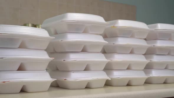 Ukraine Humanitarian Assistance Lunch Boxes with Food