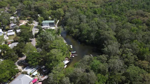 Canoe and Kayaking paradise in the beautiful varied residences of the Weeki Wachee springs and river