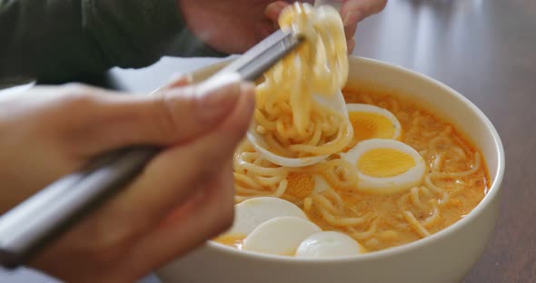 Eat with laksa at home