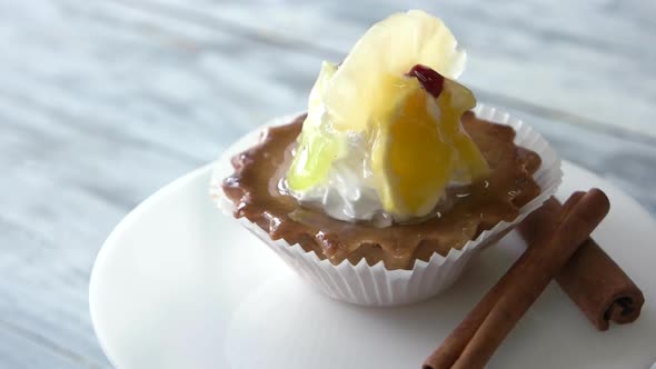 Tartlet with Jelly and Fruits