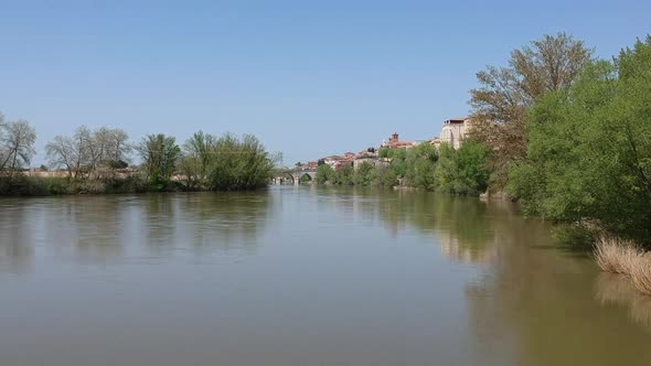 Beautiful views of the town and the river, surrounded by nature, plants, flowers and trees