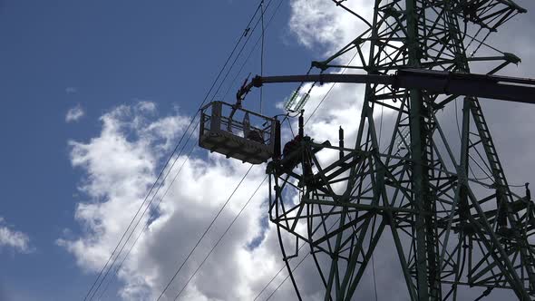 High Voltage Line Workers 4