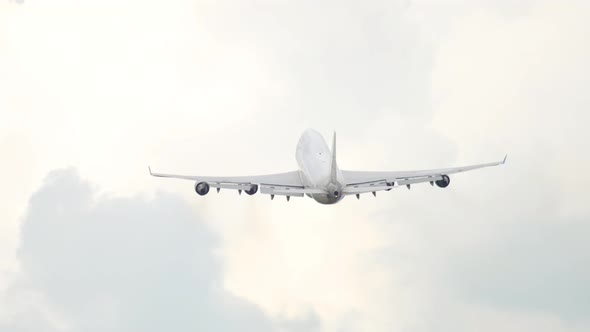 Widebody Airfreighter Climb