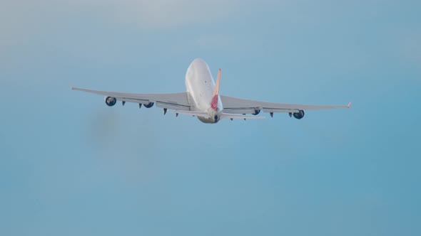 Widebody Airfreighter Climb