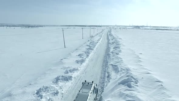 All-terrain vehicle on six wheels