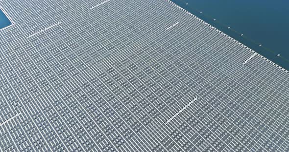 The Floating Solar Park Farm in Solarpanels Float in the Water