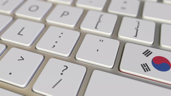 Key with Flag of South Korea Switches To Key with Flag of China alt