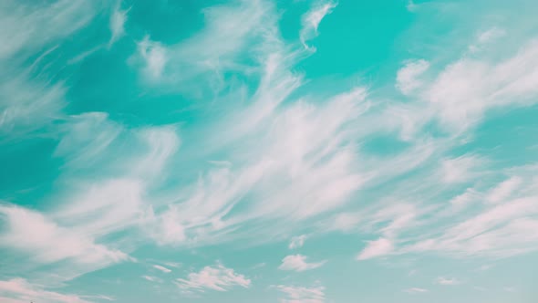 ふわふわの雲雲スカイブルーふわふわの雲と青い曇り空に移動 / Videohive, Stock footage, Nature
