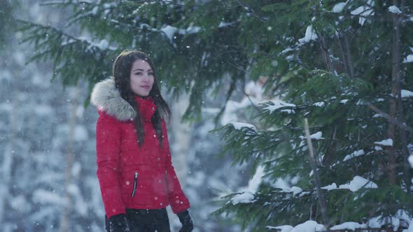 Girl smiling on a winter day alt