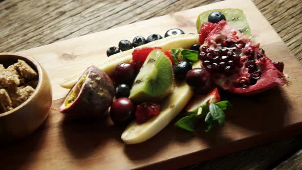 Slice of various fruits in tray 4k