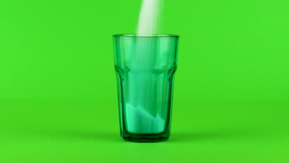 Pour Sugar Green Collins Glass Thick Bottom Green Contrasting Background Concept