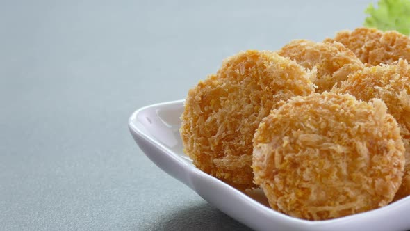 Deep fried shrimp cake