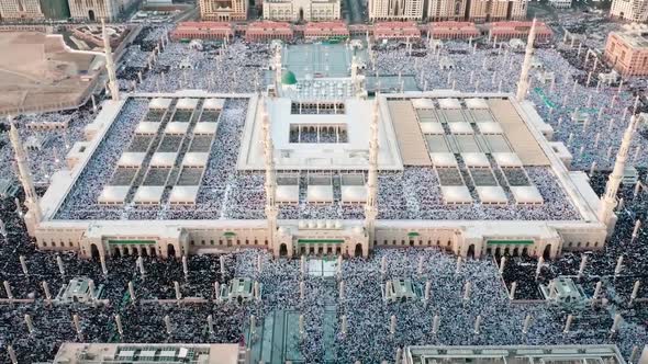 Huge muslim crowd praying Eid Prayer in the Masjid e Nabawi mosque