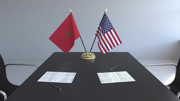 Flags of Morocco and the United States and Papers alt
