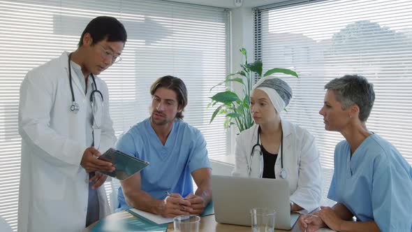 Medical professionals at work alt