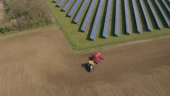 New Age Solar Farm Adjoining A Traditional Arable Farm