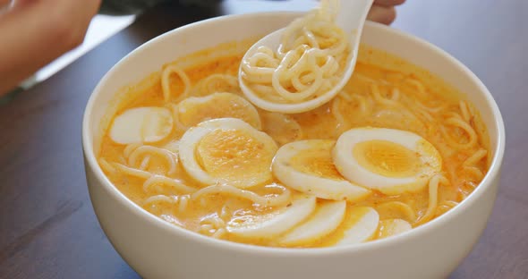 Eat with laksa at home