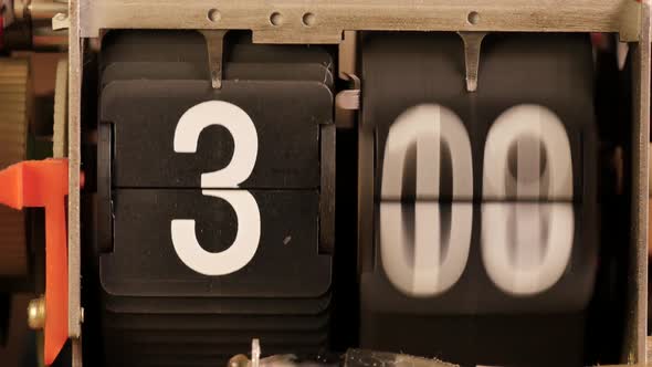 Retro Design Alarm Clock timelapsing the time.