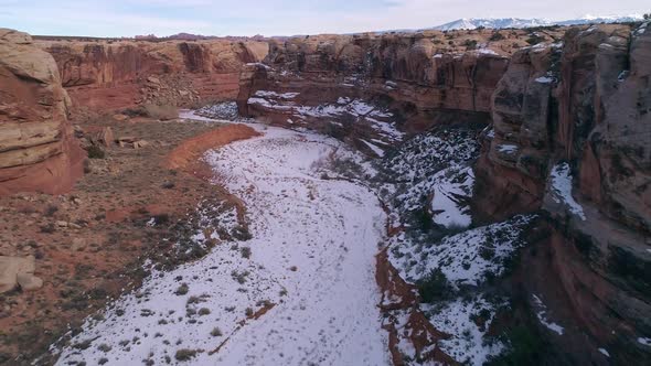 Flying backwards through canyon in the Utah desert