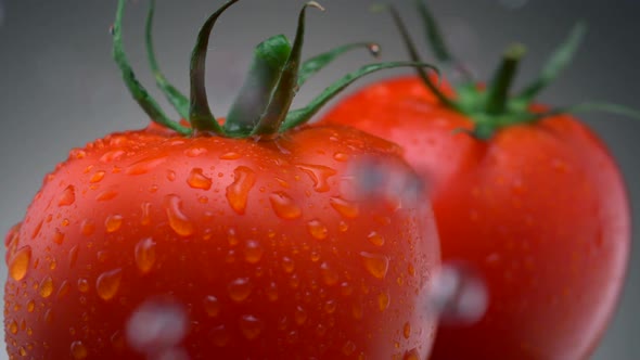 Water droplets on tomatoes, Slow Motion