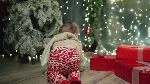 Baby Crawled on Knees for Gifts at Xmas