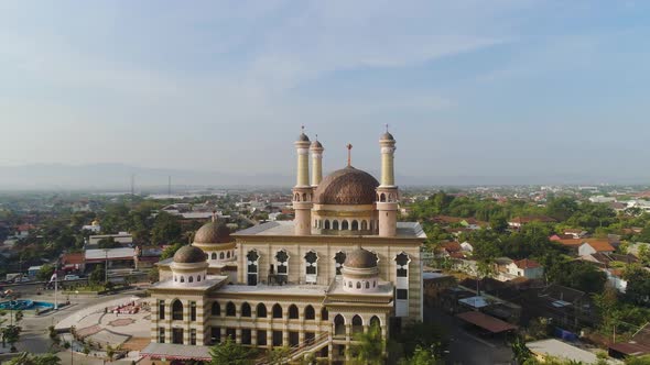 Mosque in Indonesia alt