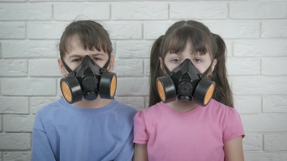 Children in respirators. Coronavirus. 