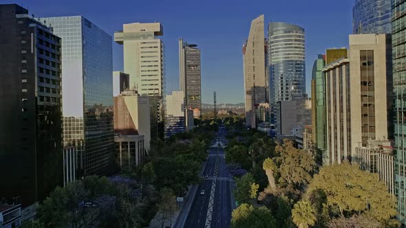 AEREAL SHOT OF PASEO DE LA REFORMA DIANA CAZADORA