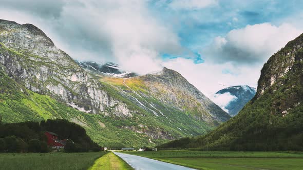 Stardalen Skei I Jolster Jostedalsbreen National Park Norway