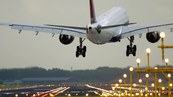 Airliner Landing in a Crosswind