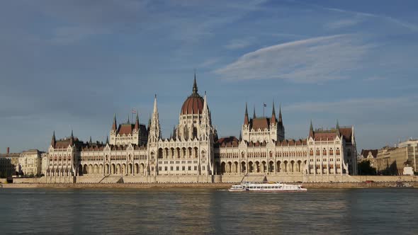 Time lapse from cruise ships and ferries with the Hungarian Parliament Building