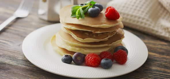 Food and Cooking Concept, Stack of Pancakes with Fresh Berry, Rotate Shot