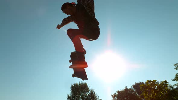 Skateboarding in the sunlight, Ultra Slow Motion