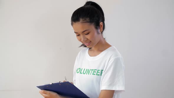 Female Volunteer Making List