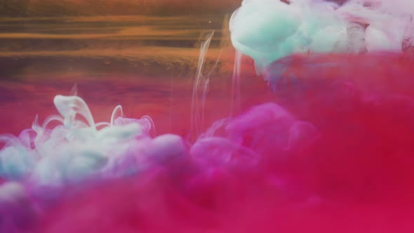 Colors mixing in water alt