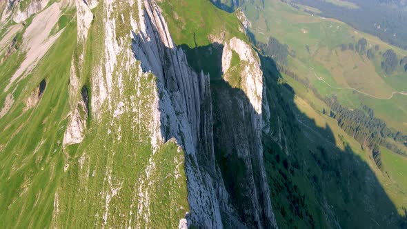 Schaefler Altenalptuerme Mountain Ridge Swiss Alpstein Appenzell Innerrhoden Switzerlandsteep Ridge