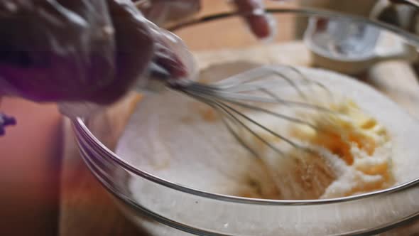 Bake the Dough for the Cake in the Form of Baking